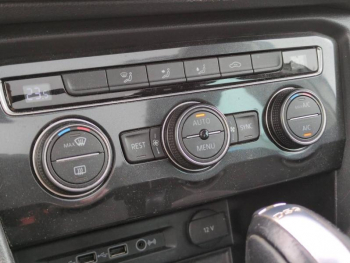 Photo 21 du bon plan VOLKSWAGEN Tiguan 2.0 TDI 150ch Carat DSG7 occasion à 18900 €