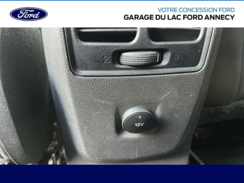 Photo 32 du bon plan FORD Kuga 1.5 TDCi 120ch Stop&Start Titanium 4x2 occasion à 14990 €