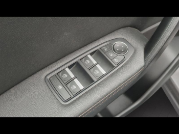 Photo 24 du bon plan RENAULT Captur 1.6 E-Tech hybride Initiale Paris -21 occasion à 19790 €