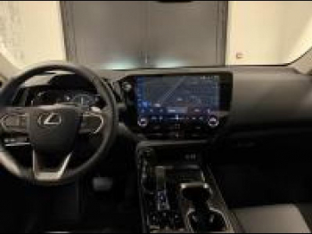 Photo 7 du bon plan LEXUS NX 450h+ Luxe 4WD Pack Design occasion à 48790 €