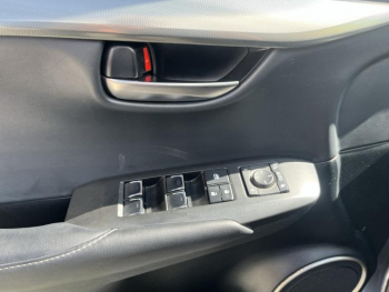 Photo 15 du bon plan LEXUS NX 300h 4WD Luxe Toit Ouvrant occasion à 20990 €