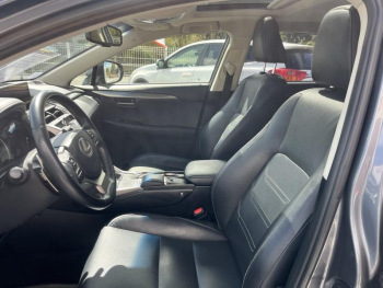 Photo 17 du bon plan LEXUS NX 300h 4WD Luxe Toit Ouvrant occasion à 20990 €