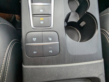 Photo 27 du bon plan FORD Kuga 2.5 Duratec 225ch PHEV Vignale BVA occasion à 22811 €