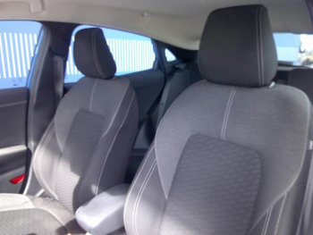 Photo 16 du bon plan FORD Puma 1.0 Flexifuel 125ch S&S mHEV Titanium occasion à 19690 €