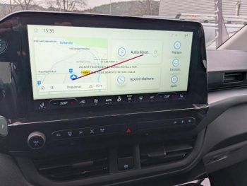 Photo 23 du bon plan FORD Tourneo Custom 340 L1H1 2.5 Duratec 232ch Hybride rechargeable Sport CVT occasion à 65421 €