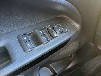 Photo 13 du bon plan FORD EcoSport 1.0 EcoBoost 125ch ST-Line 7cv occasion à 16954 €