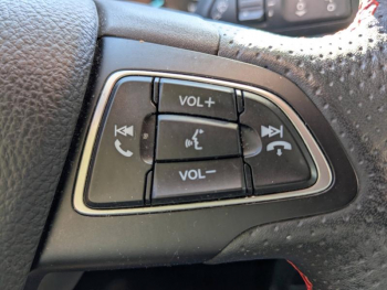 Photo 17 du bon plan FORD EcoSport 1.0 EcoBoost 125ch ST-Line 7cv occasion à 16954 €