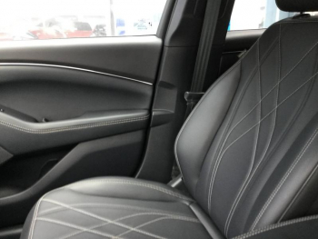 Photo 15 du bon plan FORD Mustang Mach-E Extended Range 99kWh 294ch 7cv occasion à 31990 €