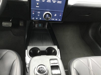 Photo 17 du bon plan FORD Mustang Mach-E Extended Range 99kWh 294ch 7cv occasion à 31990 €