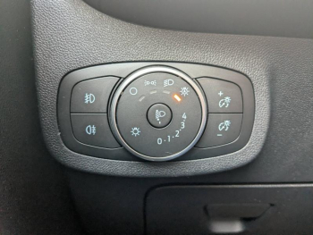 Photo 15 du bon plan FORD Fiesta 1.0 EcoBoost 125ch mHEV Connect Business 5p occasion à 12743 €