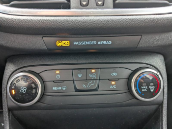 Photo 23 du bon plan FORD Fiesta 1.0 EcoBoost 125ch mHEV Connect Business 5p occasion à 12743 €