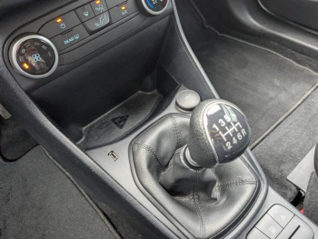 Photo 24 du bon plan FORD Fiesta 1.0 EcoBoost 125ch mHEV Connect Business 5p occasion à 12743 €