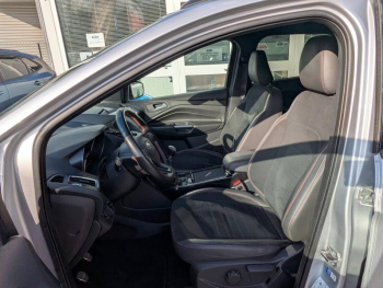 Photo 15 du bon plan FORD Kuga 1.5 TDCi 120ch Stop&Start ST-Line 4x2 Euro6.2 occasion à 15812 €