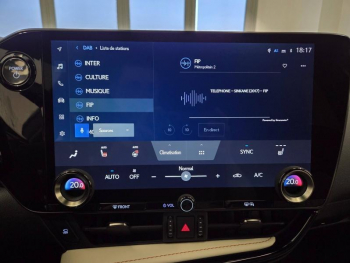 Photo 7 du bon plan LEXUS NX 450h+ Luxe 4WD MY24 occasion à 43490 €