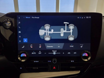 Photo 8 du bon plan LEXUS NX 450h+ Luxe 4WD MY24 occasion à 43490 €