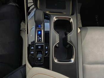 Photo 10 du bon plan LEXUS NX 450h+ Luxe 4WD MY24 occasion à 43490 €