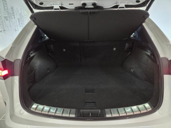 Photo 13 du bon plan LEXUS NX 450h+ Luxe 4WD MY24 occasion à 43490 €