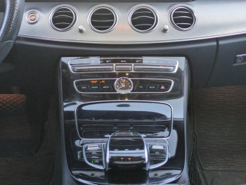 Photo 21 du bon plan MERCEDES-BENZ Classe E 220 d 194ch Executive 9G-Tronic occasion à 22900 €