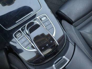 Photo 24 du bon plan MERCEDES-BENZ Classe E 220 d 194ch Executive 9G-Tronic occasion à 22900 €