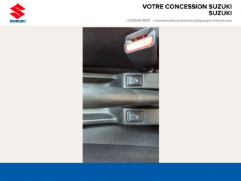 Photo 15 du bon plan SUZUKI Swift 1.2 Hybrid 83ch Pack AllGrip occasion à 18900 €