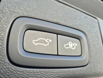 Photo 28 du bon plan VOLVO XC60 T6 Hybride Rechargeable 253 + 145ch Plus Style Dark Geartronic 8 AWD occasion à 51900 €