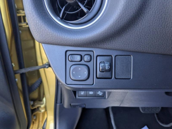 Photo 9 du bon plan TOYOTA Yaris 100h Collection 5p occasion à 14490 €