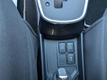 Photo 15 du bon plan TOYOTA Yaris 100h Collection 5p occasion à 14490 €