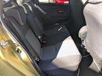 Photo 20 du bon plan TOYOTA Yaris 100h Collection 5p occasion à 14490 €