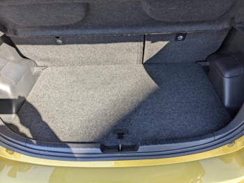 Photo 21 du bon plan TOYOTA Yaris 100h Collection 5p occasion à 14490 €