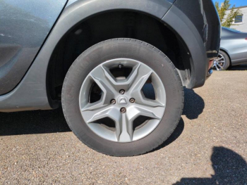 Photo 11 du bon plan DACIA Sandero 0.9 TCe 90ch Stepway occasion à 8490 €