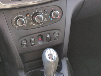 Photo 21 du bon plan DACIA Sandero 0.9 TCe 90ch Stepway occasion à 8490 €