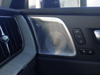 Photo 12 du bon plan VOLVO XC60 T6 Hybride Rechargeable 253 + 145ch Ultra Style Chrome Geartronic 8 AWD occasion à 54900 €