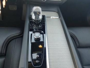 Photo 15 du bon plan VOLVO XC60 T6 Hybride Rechargeable 253 + 145ch Ultra Style Chrome Geartronic 8 AWD occasion à 54900 €