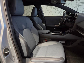 Photo 13 du bon plan LEXUS RZ 350e Luxe MC26 occasion à 52900 €