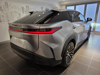 Photo 19 du bon plan LEXUS RZ 350e Luxe MC26 occasion à 52900 €