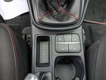 Photo 17 du bon plan FORD Fiesta 1.0 Flexifuel 95ch ST-Line 5p occasion à 14390 €