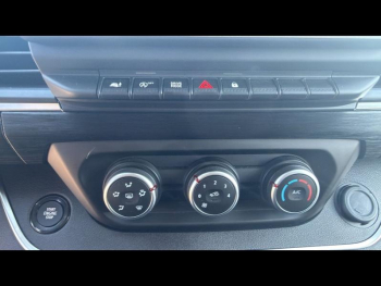 Photo 17 du bon plan NISSAN Primastar Fg VUL L2H1 3t0 2.0 dCi 150ch Cabine Approfondie N-Connecta DCT Euro6E occasion à 34990 €