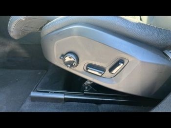 Photo 17 du bon plan VOLVO XC60 T6 Hybride Rechargeable 253 + 145ch Plus Style Dark Geartronic 8 AWD occasion à 48900 €