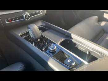 Photo 21 du bon plan VOLVO XC60 T6 Hybride Rechargeable 253 + 145ch Plus Style Dark Geartronic 8 AWD occasion à 48900 €