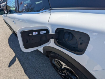 Photo 10 du bon plan CITROEN C4 PureTech 130ch S&S Shine Pack EAT8 occasion à 16512 €