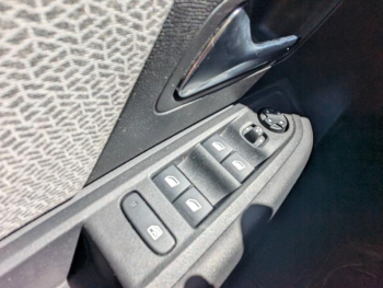 Photo 14 du bon plan CITROEN C4 PureTech 130ch S&S Shine Pack EAT8 occasion à 16512 €