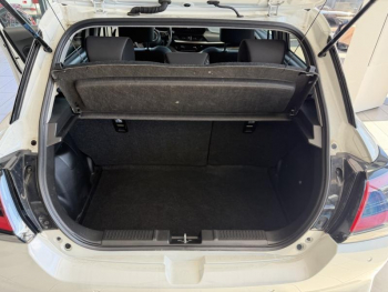 Photo 8 du bon plan SUZUKI Swift 1.2 Hybrid 83ch Pack AllGrip occasion à 18290 €