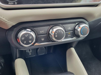 Photo 10 du bon plan NISSAN Micra 1.0 IG-T 92ch Made in France 2021 occasion à 13990 €