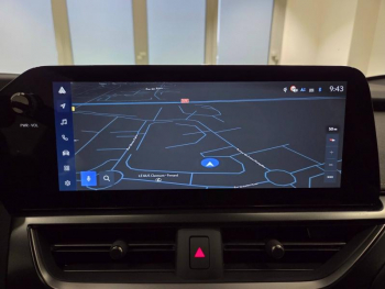 Photo 5 du bon plan LEXUS UX 300h Luxe 2WD MC25 occasion à 42900 €