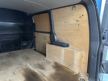 Photo 9 du bon plan VOLKSWAGEN Transporter Fg VUL 2.8T L1H1 2.0 TDI 110ch Business occasion à 24780 €