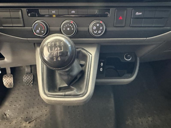 Photo 19 du bon plan VOLKSWAGEN Transporter Fg VUL 2.8T L1H1 2.0 TDI 110ch Business occasion à 24780 €