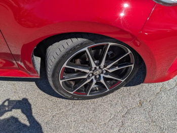 Photo 5 du bon plan TOYOTA Yaris 116h GR Sport 5p MY22 occasion à 21590 €