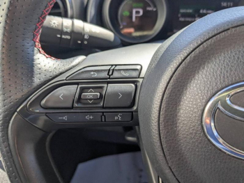 Photo 18 du bon plan TOYOTA Yaris 116h GR Sport 5p MY22 occasion à 21590 €