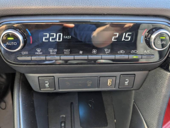 Photo 22 du bon plan TOYOTA Yaris 116h GR Sport 5p MY22 occasion à 21590 €