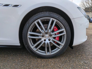 Photo 8 du bon plan MASERATI Ghibli 3.0 V6 275ch Diesel GranSport occasion à 26900 €